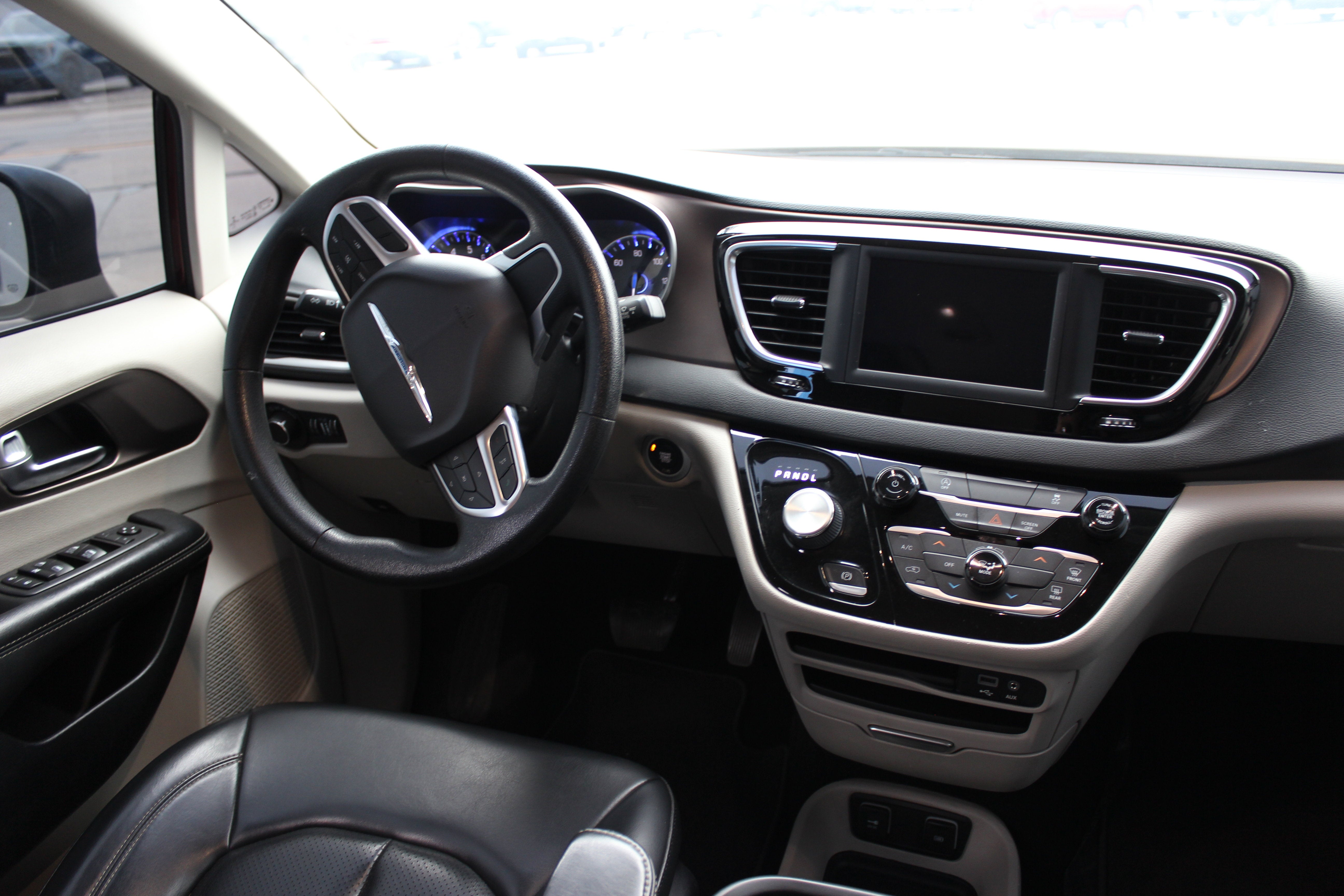 2020 Chrysler Voyager LXI