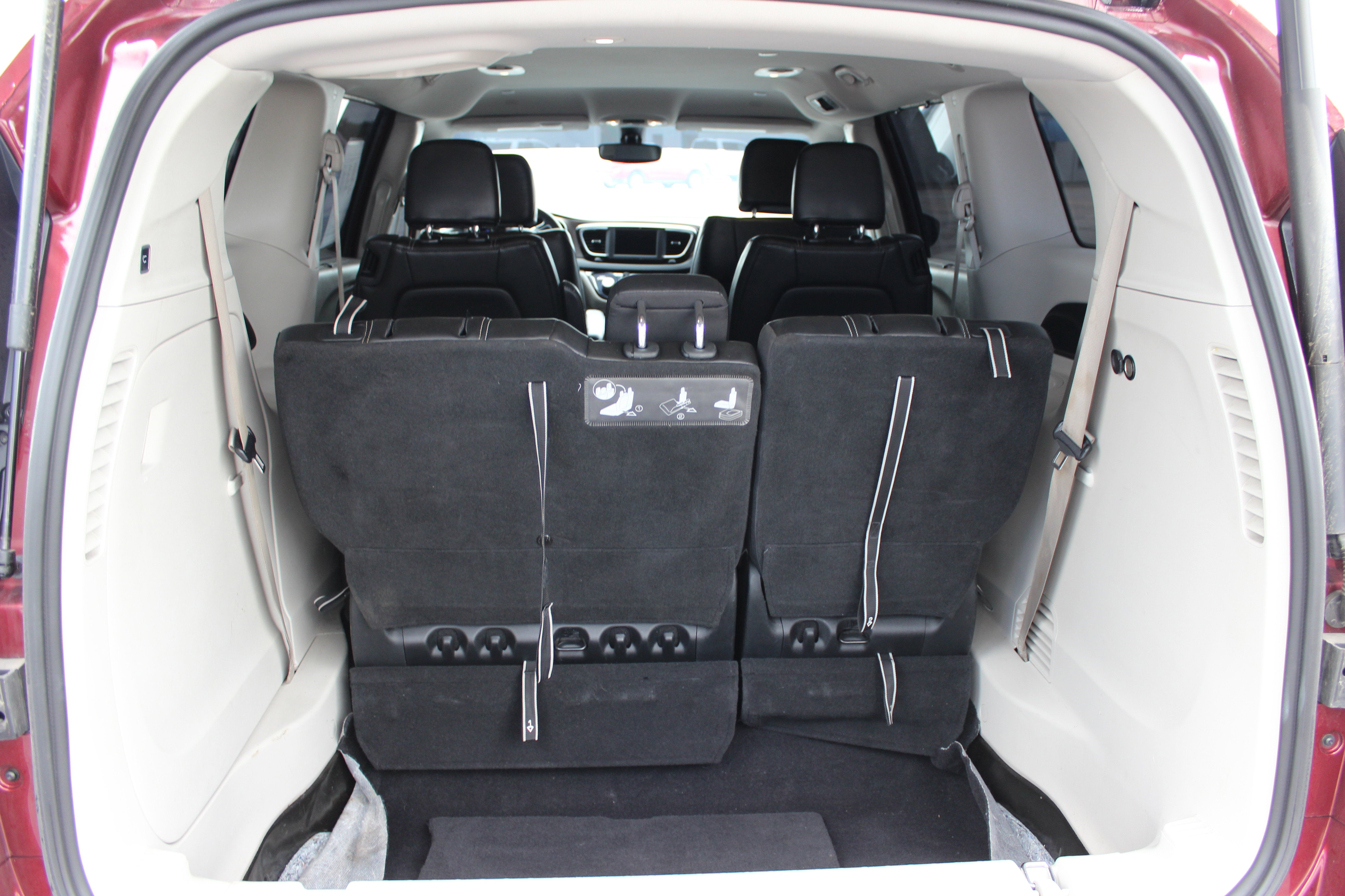 2020 Chrysler Voyager LXI